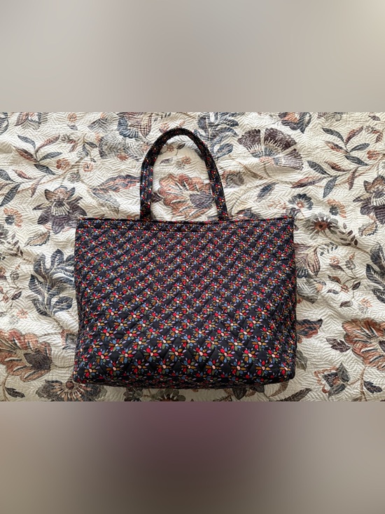 Vera Bradley Handbags - Vera Bradley tote